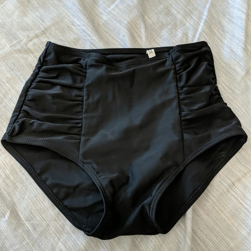 Black high-waisted ruched bikini bottom